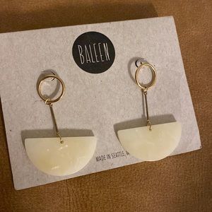 New Baleen Lunette Earrings - Linen